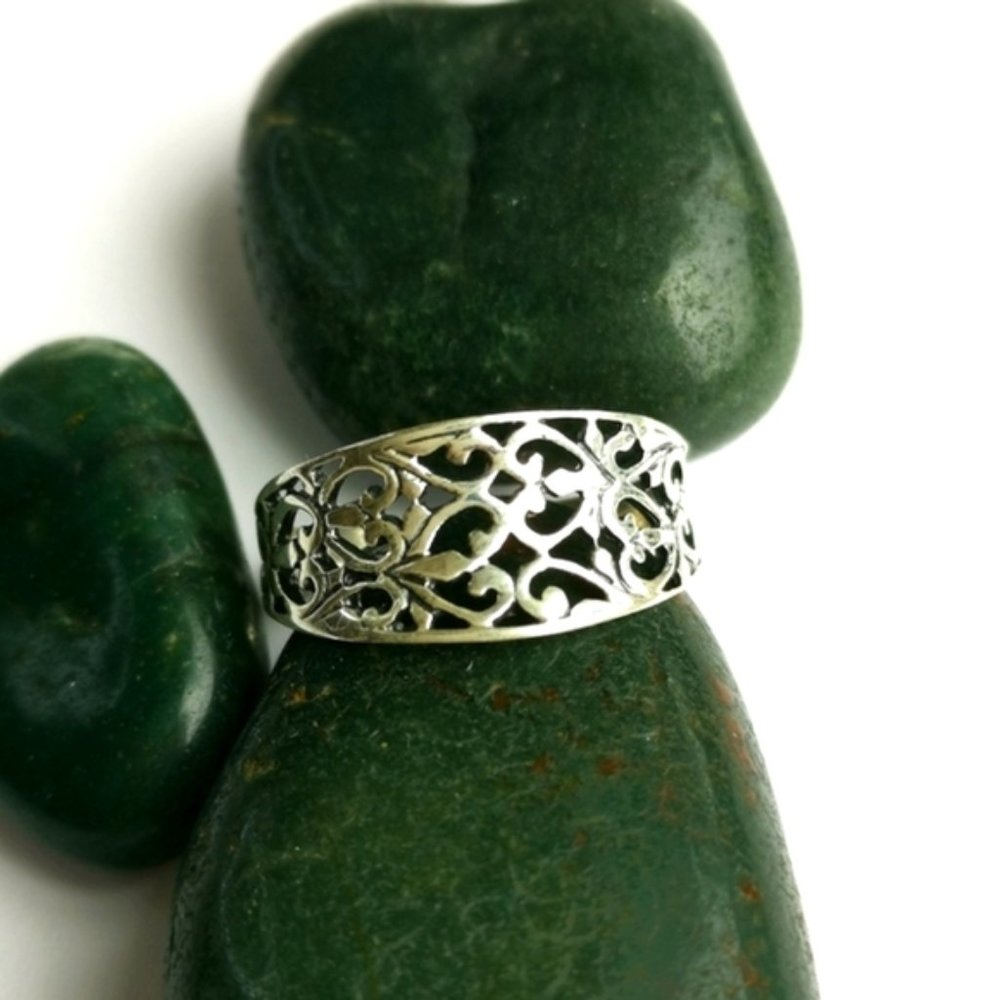 Sterling Silver Tudor style filigree band ring size 8
